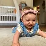 Joue, Peau, Baby Crawling, Sourire, Flash Photography, Sleeve, Bois, Happy, Baby & Toddler Clothing, Iris, Baby, Bambin, T-shirt, Crawling, Leisure, Hardwood, Fun, Comfort, Personne