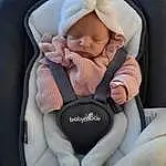 Comfort, Gesture, Baby, Baby Carriage, Car Seat, Vehicle Door, Bambin, Baby In Car Seat, Baby Products, Auto Part, Enfant, FenÃªtre, Nail, Arbre, Linens, Family Car, Thumb, Luxury Vehicle, Infant Bed, Personne, Headwear