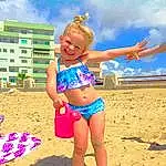 Plage, Vacation, Swimwear, Sand, Summer, Fun, Sun Tanning, Play, Fille, Ciel, Bambin, Hand, Enfant, Beach Volleyball, Happiness, Shorts, Leisure, Undergarment, Personne, Joy