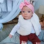 Peau, Baby & Toddler Clothing, Sleeve, Rose, Jouets, Baby, Cap, Bambin, Doll, Wool, Poil, Enfant, Lap, Lamp, Assis, DÃ©guisements, Stuffed Toy, Fashion Accessory, Fun, Magenta, Personne, Headwear