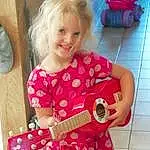 Sourire, Guitar Accessory, Sleeve, Musical Instrument, Dress, Debout, Rose, String Instrument Accessory, Baby & Toddler Clothing, Happy, Plucked String Instruments, Fun, String Instrument, Guitar, Magenta, Enfant, Bambin, Pattern, T-shirt, Assis, Personne, Joy