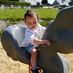 Enfant, Public Space, Bambin, Play, Fun, Aire de jeux, Summer, Recreation, Sourire, Outdoor Play Equipment, Assis, Leisure, Vacation, Happy, Cheval, Baby, Personne, Joy