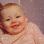 Nez, Joue, Sourire, Peau, Lip, Chin, Eyebrow, Yeux, Mouth, Human Body, Baby, Iris, Sleeve, Happy, Rose, Bambin, Baby & Toddler Clothing, Baby Laughing, Fun, Enfant, Personne, Joy