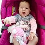 Enfant, Rose, Baby Carriage, Baby In Car Seat, Peau, Baby, Bambin, Baby Products, Joue, Car Seat, Magenta, Comfort, Personne