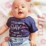 Clothing, Nez, Visage, Joue, Peau, Head, Yeux, Sourire, Jambe, Blanc, Mouth, Baby & Toddler Clothing, Human Body, Shorts, Neck, Happy, Sleeve, Iris, Personne