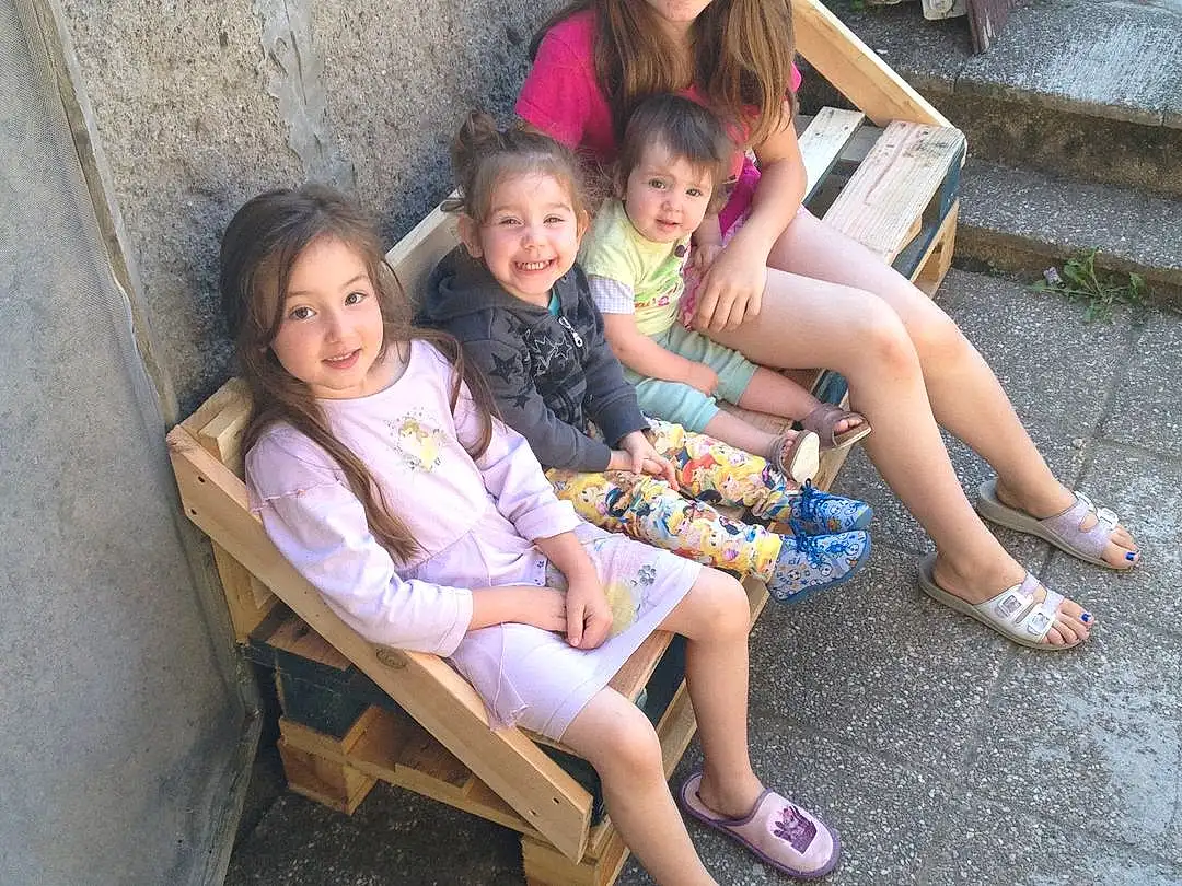 Assis, Day, Fille, Jambe, Enfant, Fun, Vacation, Summer, Friendship, Sourire, Happiness, Daughter, Play, Sibling, Personne, Joy