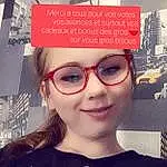Forehead, Lunettes, Lip, Sourire, Vision Care, Photograph, Eyewear, Eyelash, Goggles, Happy, Sunglasses, Cool, Selfie, Material Property, Morning, Eye Glass Accessory, Font, Voyages, Beauty, Personne, Joy, Headwear