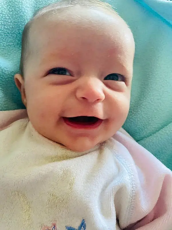 Baby, Enfant, Visage, Peau, Lip, Nez, Joue, Facial Expression, Baby Making Funny Faces, Head, Sourire, Chin, Eyebrow, Forehead, Mouth, Bambin, Yeux, Close-up, Laugh, Baby Laughing, Personne