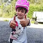Bicycle Helmet, Bicycles--equipment And Supplies, Helmet, Plante, Sleeve, Sports Equipment, Sports Gear, Gesture, Herbe, Happy, Rose, Bambin, Arbre, Leisure, Personal Protective Equipment, Recreation, Enfant, Outdoor Bench, Thumb, Baby & Toddler Clothing, Personne