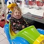 Yellow, Car, Enfant, Bambin, Fun, Jouets, Play, Baby Products, Vehicle, Leisure, Recreation, Vacation, Personne