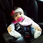 Baby In Car Seat, Car Seat, Enfant, Rose, Bambin, Assis, Seat Belt, Car Seat Cover, Luxury Vehicle, Auto Part, Car, Vehicle, Driving, Steering Wheel, Plante, Baby, Family Car, Personne