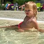 Eau, Enfant, Fun, Summer, Vacation, Play, Leisure, Bambin, Blond, Bathing, Recreation, Sourire, Swimming Pool, Personne