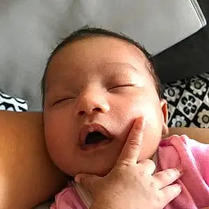 Bâillement bébé Anyssa
