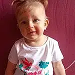 Visage, Hair, Joue, Peau, Lip, Chin, Coiffure, Bras, Shoulder, Neck, Baby & Toddler Clothing, Sleeve, Debout, Happy, Rose, Bambin, T-shirt, Baby, Enfant, Flash Photography, Personne
