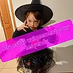 Witch Hat, Shoe, Chapi Chapo, Purple, Door, Sun Hat, Sleeve, Rose, Violet, Costume Hat, Happy, Magenta, Cowboy Hat, Font, Enfant, Fashion Accessory, Formal Wear, Sandal, Bambin, Waist, Personne