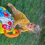 Plante, Herbe, Leisure, People In Nature, Fun, Happy, Bambin, Sourire, Recreation, Arbre, Enfant, Baby, Baby & Toddler Clothing, Art, Assis, Bois, Play, Baby Toys, Personne, Joy