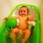Bathing, Enfant, Bathtub, Baby Bathing, Green, Fun, Bambin, Baby, Baby Products, Washing, Personal Care, Jouets, Play, Plumbing Fixture, Personne, Joy