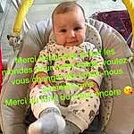 Visage, Head, Peau, Vêtements d’extérieur, Photograph, Comfort, Blanc, Mouth, Baby & Toddler Clothing, Textile, Sleeve, Sourire, Baby Safety, Baby, Chair, Baby Carriage, Bambin, Personne