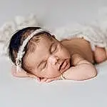 Flash Photography, Comfort, Eyelash, Happy, Baby, Bois, Bambin, Headpiece, Baby & Toddler Clothing, Linens, Jewellery, Headband, Fashion Accessory, Poil, Baby Sleeping, Hair Accessory, Bedtime, Enfant, Portrait Photography, Personne