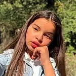Hair, People In Nature, Visage, Nez, Lip, Facial Expression, Beauty, Peau, Lady, Coiffure, Chin, Enfant, Long Hair, Yeux, Sourire, Brown Hair, Mouth, Photography, Happy, Fun, Personne