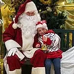 Santa Claus, NoÃ«l, Christmas Decoration, Lap, Fictional Character, Event, Holiday, Arbre, Christmas Tree, Personne, Joy, Headwear