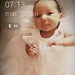 Joue, Peau, Lip, Chin, Hand, Eyebrow, Bras, Sourire, Dress, Stomach, Human Body, Flash Photography, Baby & Toddler Clothing, Sleeve, Happy, Gesture, Baby, Eyelash, Rose, Finger, Personne