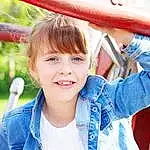 Peau, Photograph, Facial Expression, Sourire, Happy, Gesture, Boats And Boating--equipment And Supplies, Herbe, Leisure, Fun, People In Nature, People, Enfant, Recreation, Arbre, Bambin, Electric Blue, Denim, T-shirt, Personne, Joy