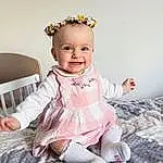 Visage, Joue, Sourire, Peau, Coiffure, Yeux, Dress, Baby & Toddler Clothing, Sleeve, Happy, Iris, Flash Photography, Baby, Rose, Herbe, Fleur, Bambin, Headband, Fun, Personne, Joy