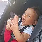 Peau, Chin, Hand, Bras, Facial Expression, Comfort, Sourire, Gesture, Baby, Baby & Toddler Clothing, Flash Photography, Baby Carriage, Happy, Finger, Fenêtre, Chapi Chapo, Bambin, Personne