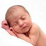 Nez, Visage, Joue, Hand, Comfort, Gesture, Baby, Oreille, Finger, Eyelash, Thumb, Happy, Bambin, Linens, Enfant, Baby Sleeping, Nail, Baby & Toddler Clothing, Flesh, Personne