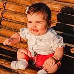 Joue, Peau, Sourire, Yeux, Facial Expression, Bois, Flash Photography, Baby & Toddler Clothing, Debout, Happy, People In Nature, Bambin, Baby, Herbe, Playing With Kids, Enfant, Tints And Shades, Fun, Beauty, Leisure, Personne