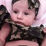 Joue, Peau, Yeux, Camouflage, Human Body, Eyelash, Sleeve, Baby & Toddler Clothing, Military Camouflage, Iris, Rose, Bambin, Baby, Pattern, Baby Products, Comfort, Linens, Enfant, Headpiece, Fashion Accessory, Personne