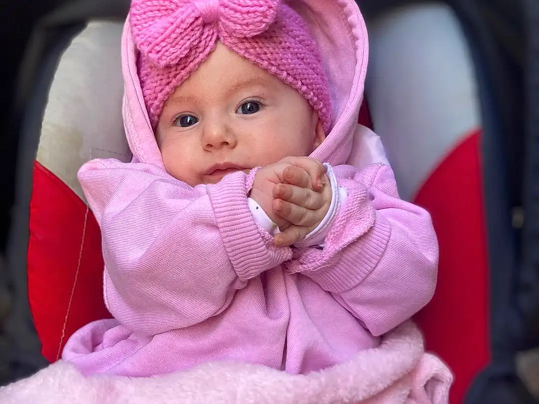 Joue, Head, VÃªtements dâ€™extÃ©rieur, Yeux, Purple, Sourire, Sleeve, Baby & Toddler Clothing, Rose, Comfort, Baby, Violet, Cap, Magenta, Jacket, Bambin, Linens, Hood, Baby Products, Poil, Personne, Headwear