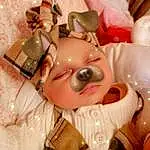 Peau, Mouth, Jouets, Textile, Rose, Faon, Eyelash, Nail, Jewellery, Doll, Event, Wrist, Peach, Eyewear, Stuffed Toy, Flesh, Necklace, Plastic, Peluches, Bracelet